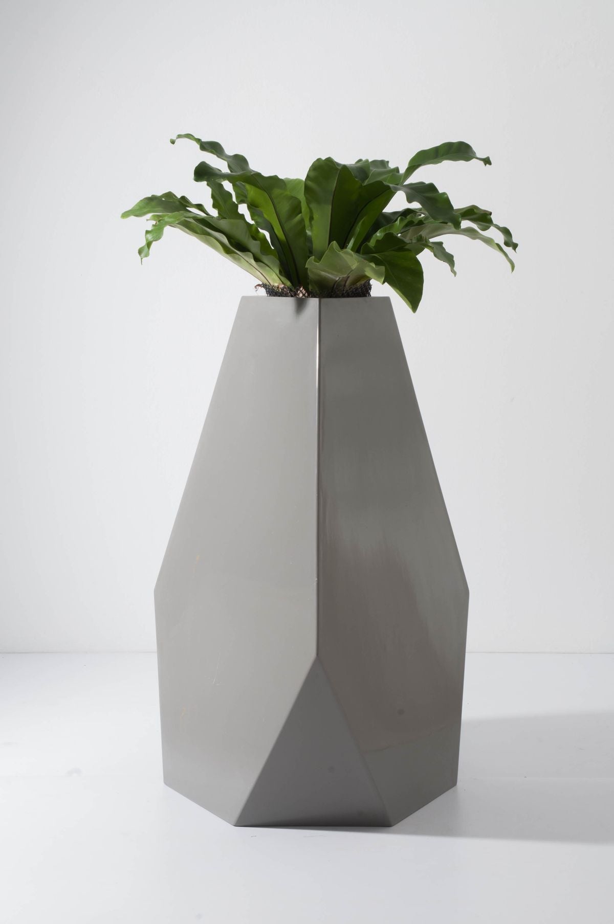 Pot Architectural "Origami Solo" – Jardinière Facettée Individuelle